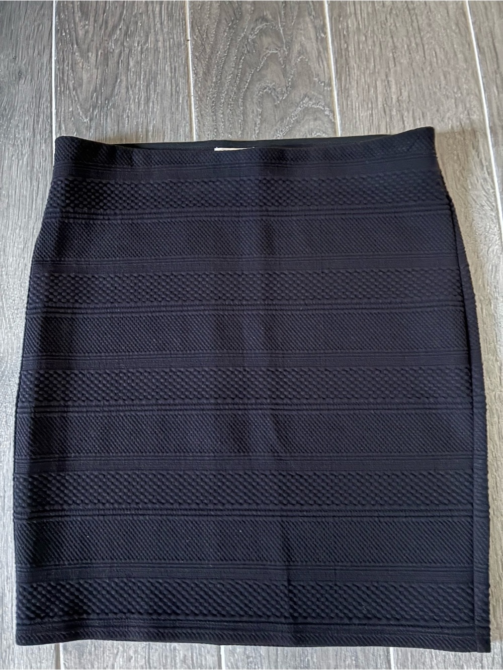 LOFT Black Textured Knit Pull-on Skirt Size Medium